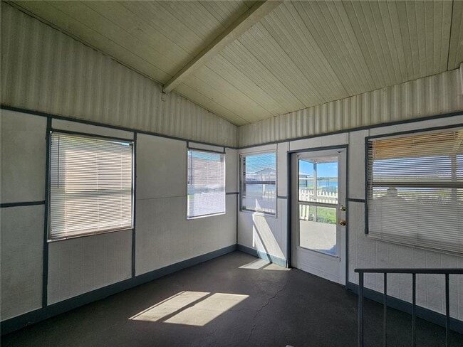 Building Photo - 503 Longfellow Blvd
