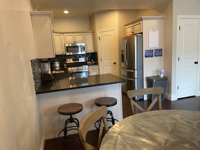 Building Photo - 714 S 150 E