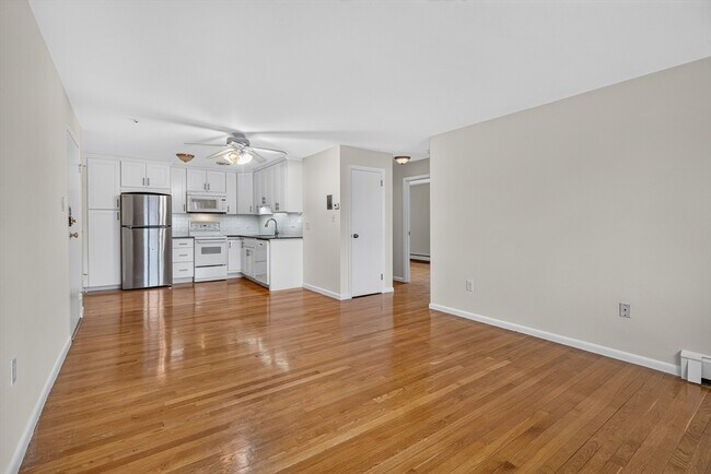Building Photo - 190 Mt Auburn St