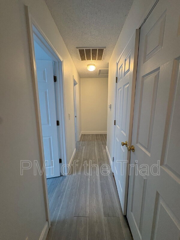 Building Photo - 202 Kinnley Ct