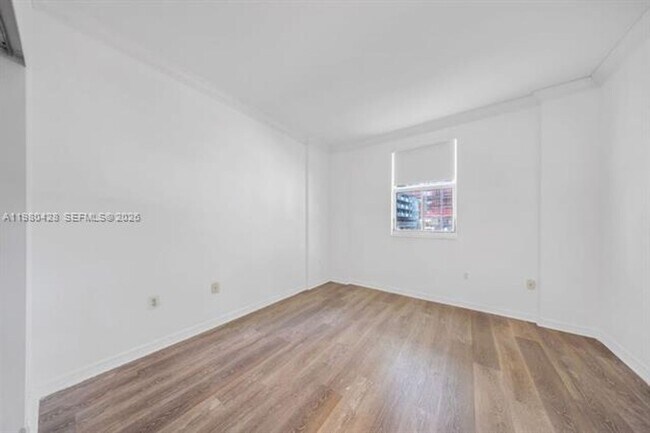 Building Photo - 9172 Collins Ave