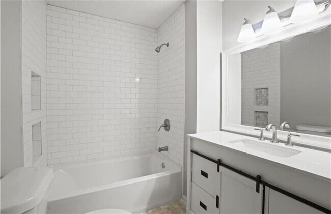Building Photo - 703 Navaho Ct