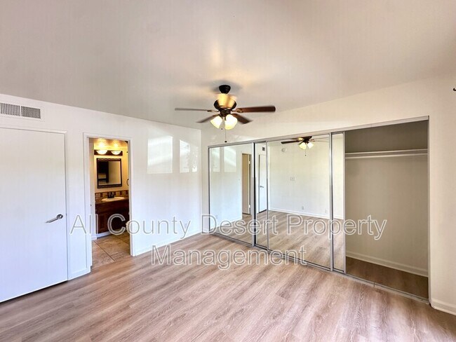 Building Photo - 5300 E Waverly Dr