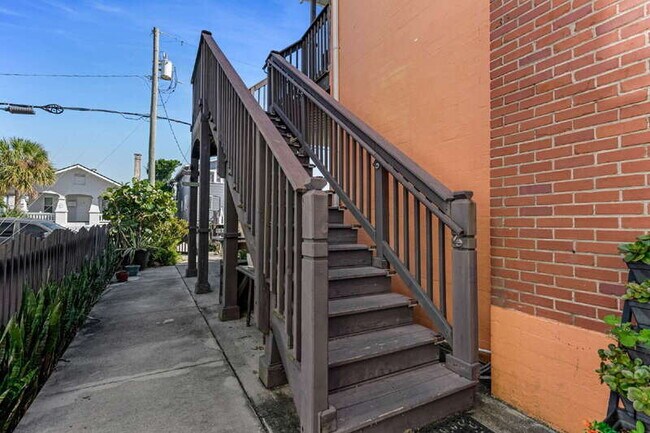 Building Photo - 116 S Grandview Ave