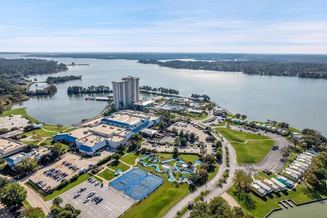 Building Photo - 3539 Balboa Cir