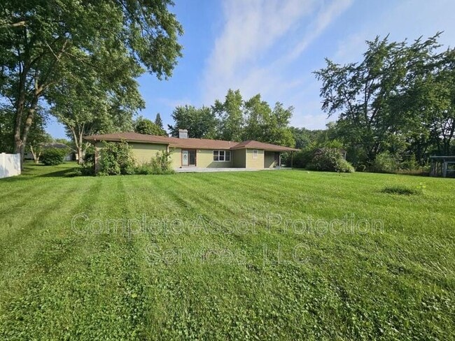 Building Photo - 8911 Park Valley Ct