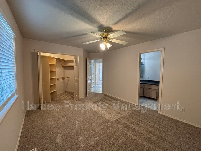 Building Photo - 688 S Gamay Ln