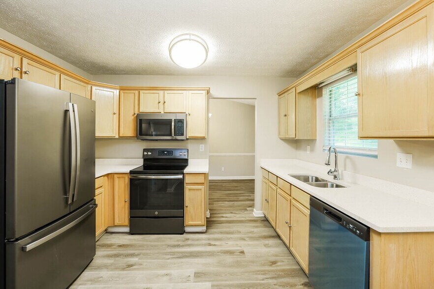Building Photo - 3054 Aberdeen Way