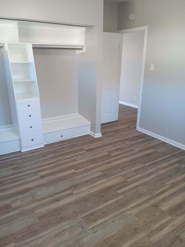 Building Photo - 3 bedroom 1 bath in Southwest Topeka