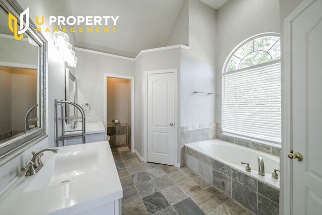 Building Photo - Beautiful two-story home in Flower Mound