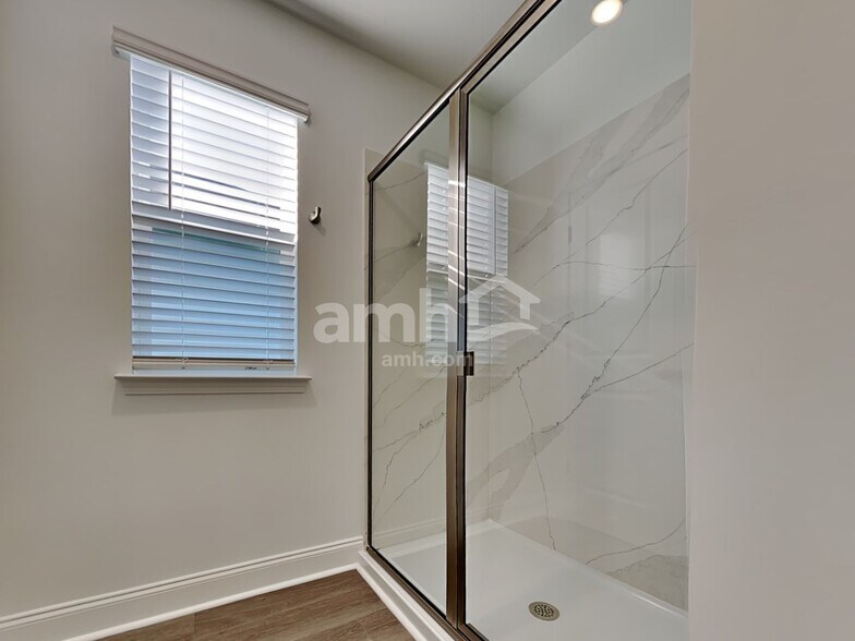 Building Photo - 110 Trevino Dr