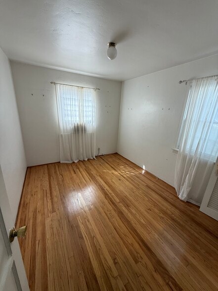 Building Photo - 11636 Valley Spring Ln