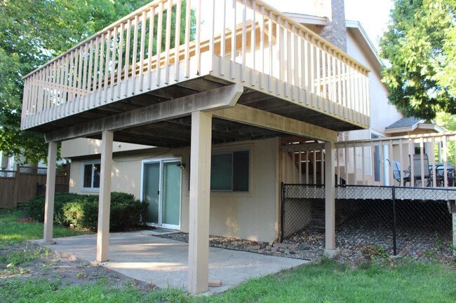 Building Photo - 2721 Westcliffe Dr