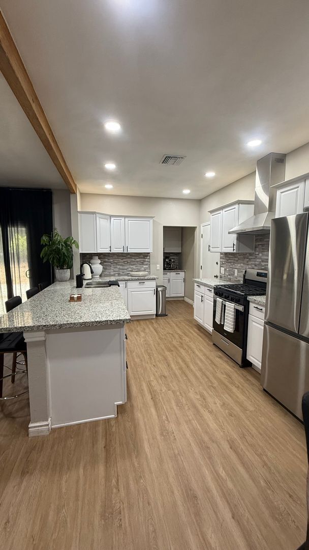 Building Photo - Beautiful Porterville Home! Available Now for Showing!