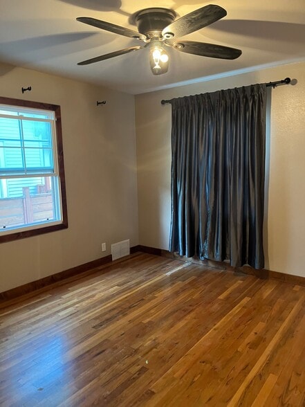 Building Photo - 519 S 6th Ave