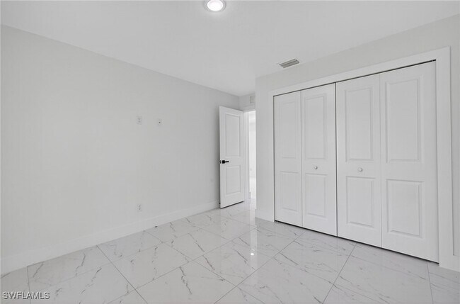 Building Photo - 366 Butler Ave S