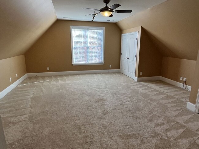 Building Photo - Stunning 6 Bedroom home in South Charlotte...