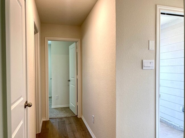 Building Photo - 5111 Knob Hl Dr