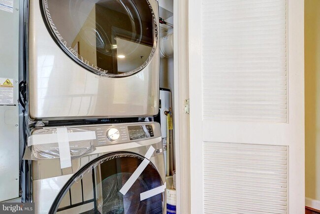 Building Photo - 5401 9th St NW