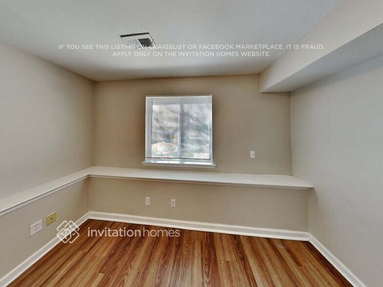 Building Photo - 4861 S Dunkirk Way