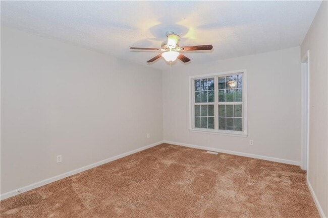 Building Photo - 43 Surrey Ct