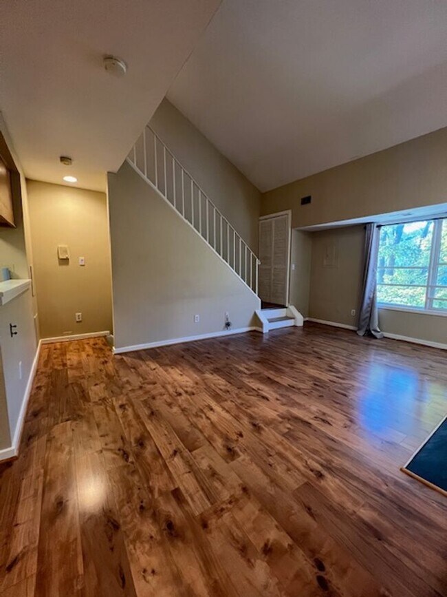 Building Photo - CONDO WITH LOFT IN GAITHERSBURG