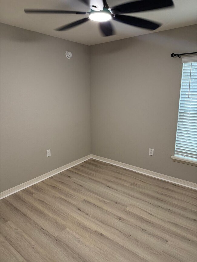 Building Photo - Charming Winter Haven Rental!