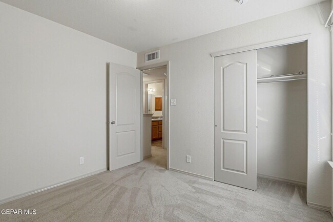 Building Photo - 2328 Honey Dew St