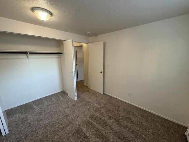 Building Photo - 3820 Iberis St NE