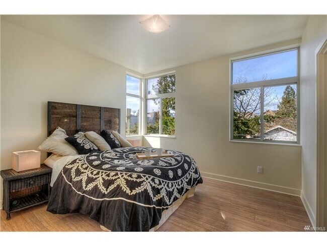 Building Photo - ar9035