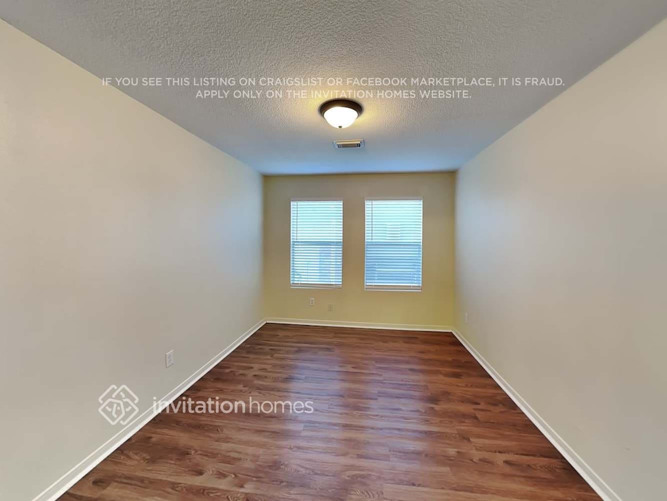 Building Photo - 1818 Day Lily Way