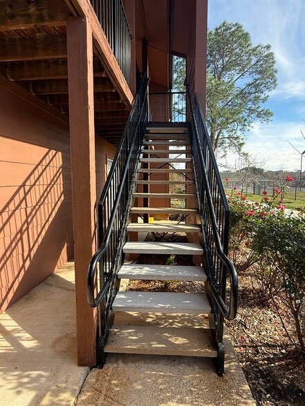 Straircase To Unit - 904 University Oaks Blvd