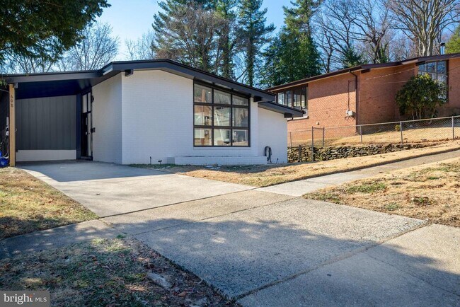 Building Photo - 608 Winona Ct