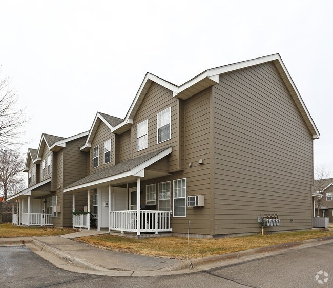7th Street Townhomes 313 W 7th St Monticello MN 55362 Apartment Finder