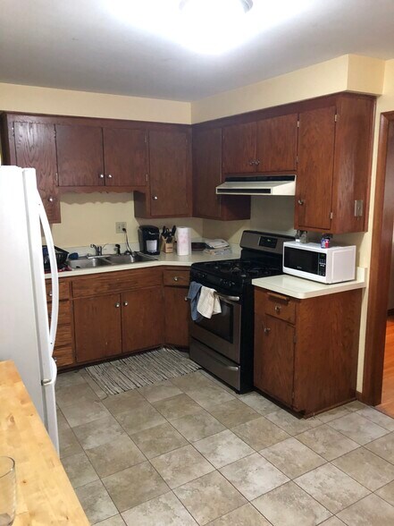 Kitchen - 3522 Holmes Ave