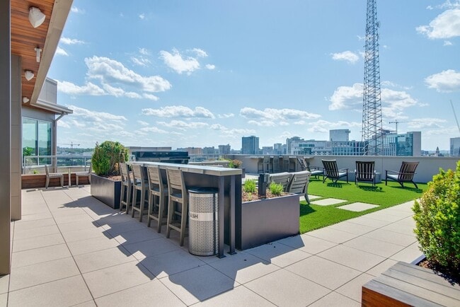 Building Photo - 20 Rutledge St