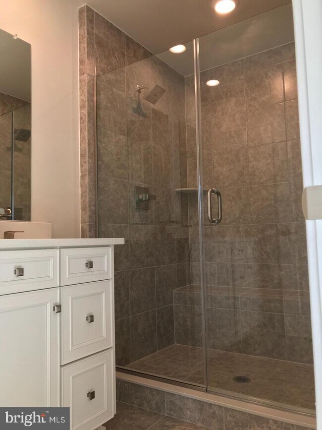 Building Photo - 12992 Hattontown Square