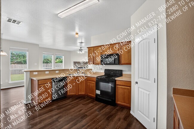 Building Photo - 2816 Blue Heron Dr