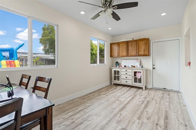 Building Photo - 2485 NW 84th Way