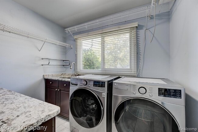 Building Photo - 2924 Wessels Dr