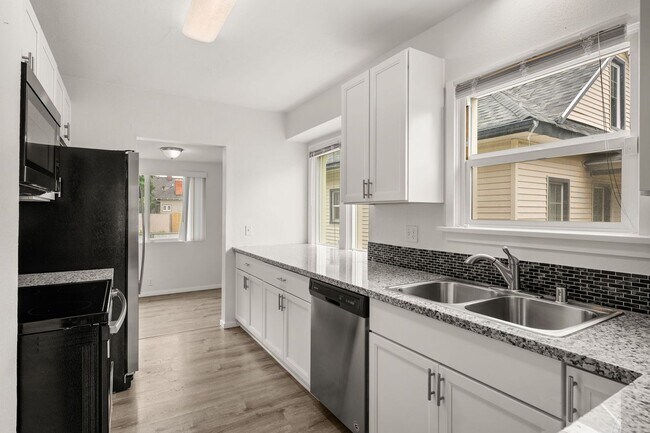 Building Photo - Charming Craftsman, Fully Updated — 3 Bed + Finished Basement on the West Side!