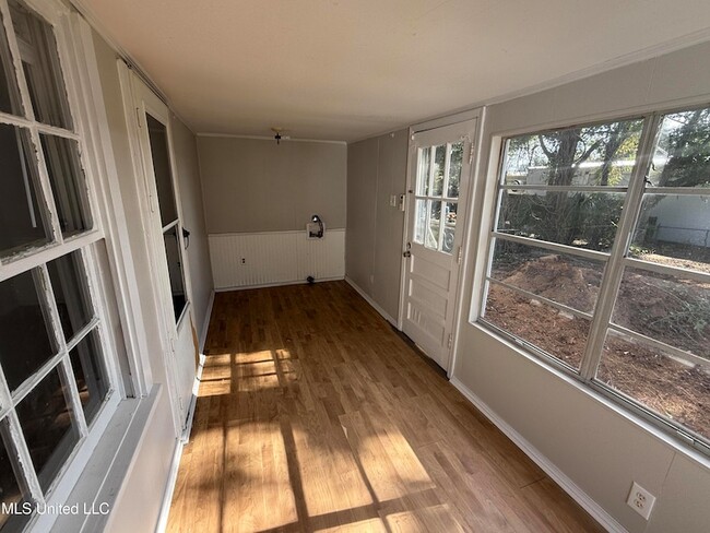 Building Photo - 1609 Gordon Ave