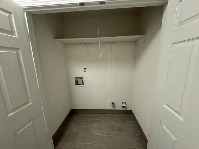 Building Photo - Pensacola - Carlisle - 3 Bedroom, 2 Bathroom