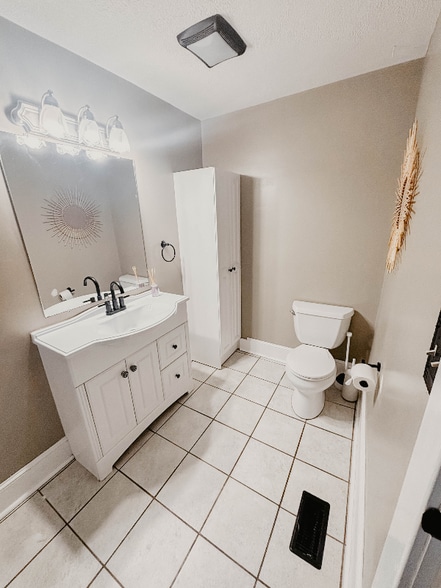 Building Photo - 238 Cleveland Ave