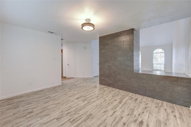Building Photo - 19427 Coppervine Ln
