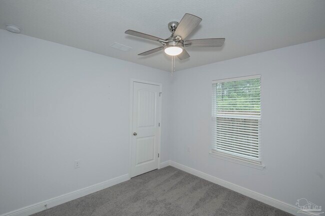 Building Photo - 3304 Bonfire Dr