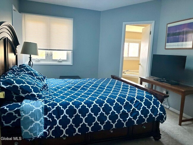 Building Photo - 13 Derby Dr