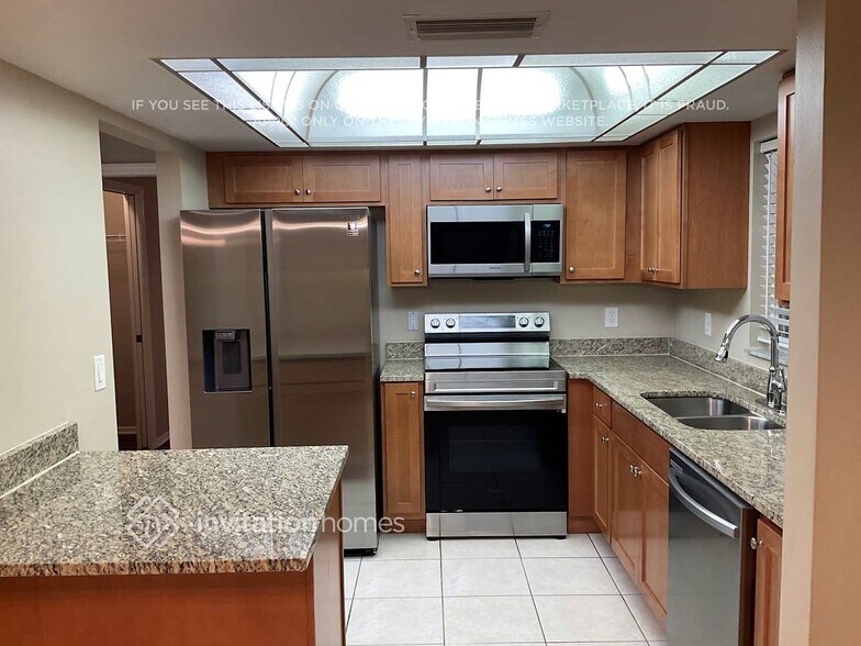 Building Photo - 1803 SW 38th Ln