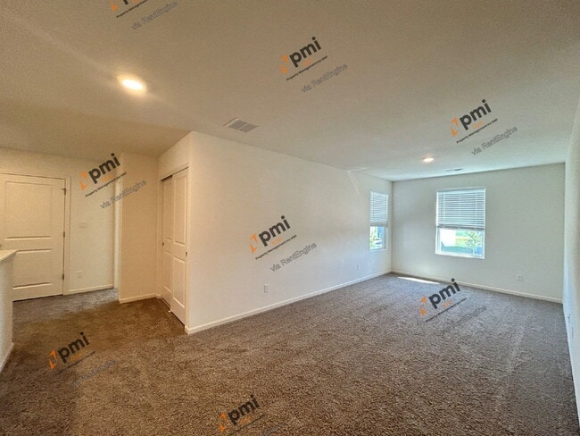 Building Photo - 10334 Morse Pl