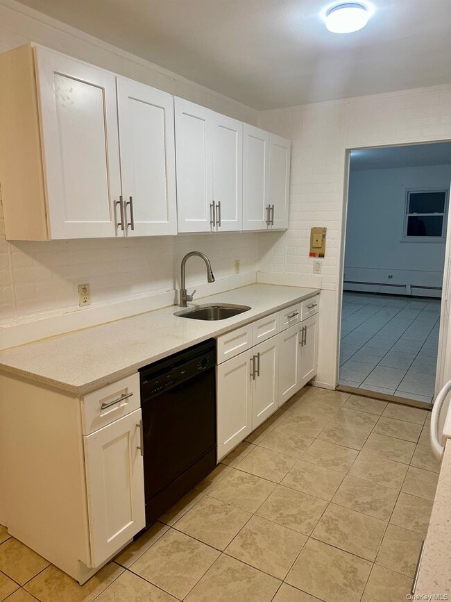 Building Photo - 10 Chaucer Ct